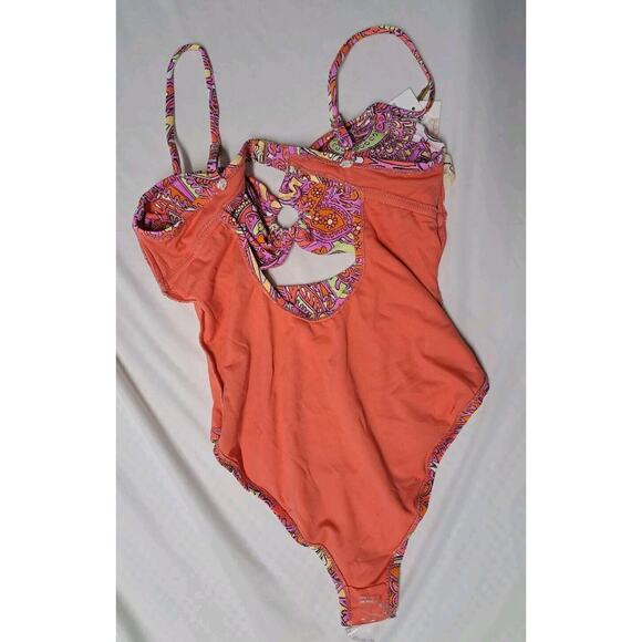 Jessica Simpson Flower Child O-Ring Cutout One-Piece Swimsuit Women's Swimsuit - Picture 11 of 14